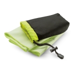 Toalha publicitária em bolsa de nylon cor verde segunda vista