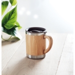 Caneca elegante de aço com revestimento de bambu 300ml Natural cor madeira vista conjunto