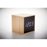 Relógio despertador em caixa de bambu cor madeira vista fotografia oitava vista