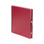 Caderno A4 com argolas e caneta para oferecer cor vermelho primeira vista