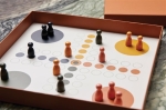 Jogo de tabuleiro Ludo em original design apresentado em caixa cor preto