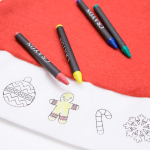 Gorro natal para crianças com desenhos e ceras para colorir cor vermelho